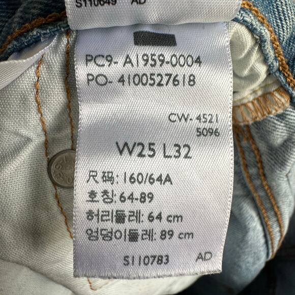 Levi's 501 90s Straight Leg Distressed Jeans Medium Wash - Picture 11 of 13